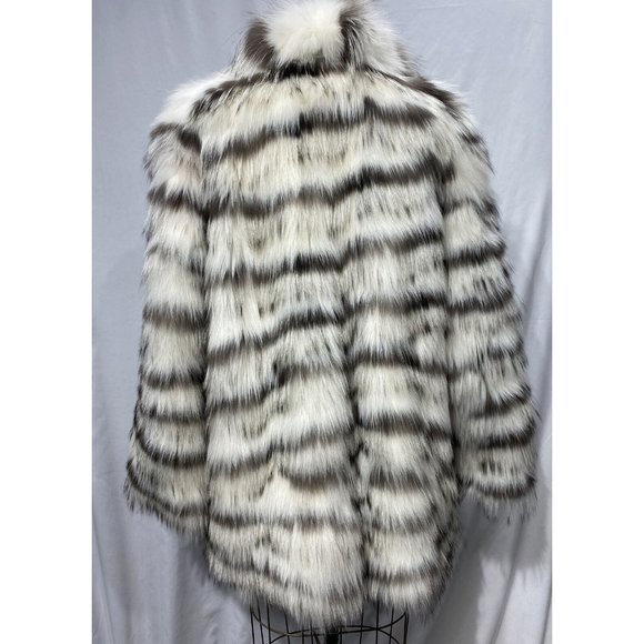 white fox jacket w/ silver fox insert (385) - Picture 3 of 3